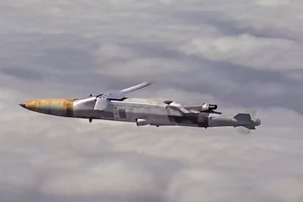 Bom phản lực tầm siêu xa GBU-75 JDAM-LR của Mỹ lần đầu tham chiến