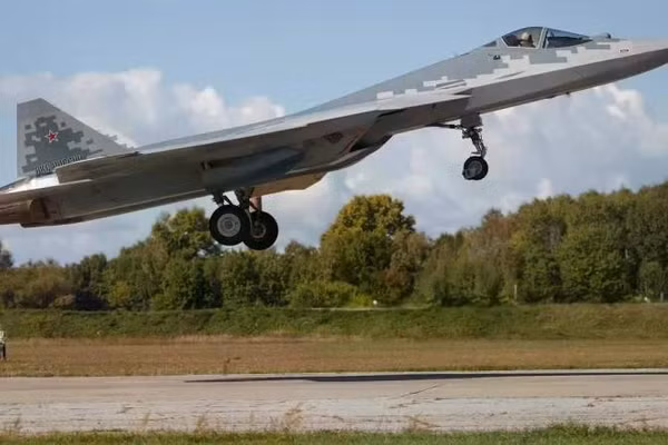 Không có cơ hội nào cho F-16 Ukraine khi đối đầu Su-57?
