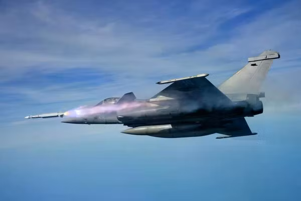 Pháp gặp ác mộng với việc dùng tên lửa MICA để đánh chặn UAV cảm tử Shahed của Iran