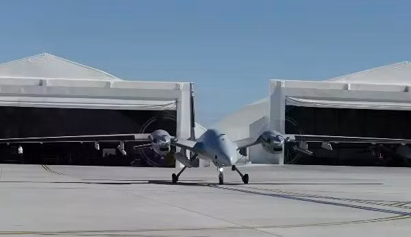 Bayraktar Akinci bắn trúng mục tiêu bằng tên lửa 300-ER ở cự ly 250km
