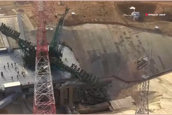 Bệ phóng tên lửa tại Baikonur sụp đổ ngăn cản phi hành gia Nga tiếp cận quỹ đạo