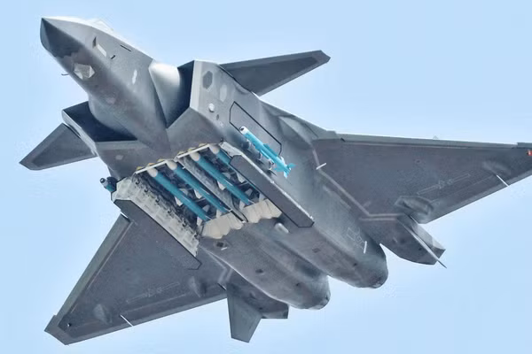 Số lượng tiêm kích J-20 Trung Quốc đã vượt xa F-22 của Mỹ