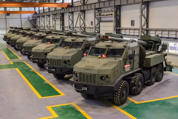 Cơ sở sản xuất pháo tự hành Bogdana của Ukraine tại Ba Lan được thiết lập