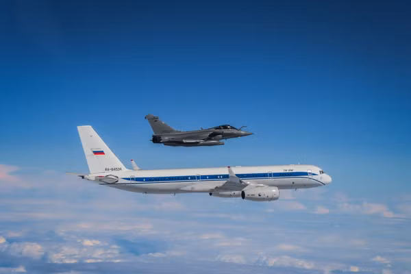 Tiêm kích Rafale uy hiếp nghiêm trọng máy bay của lãnh đạo FSB trên biển Baltic
