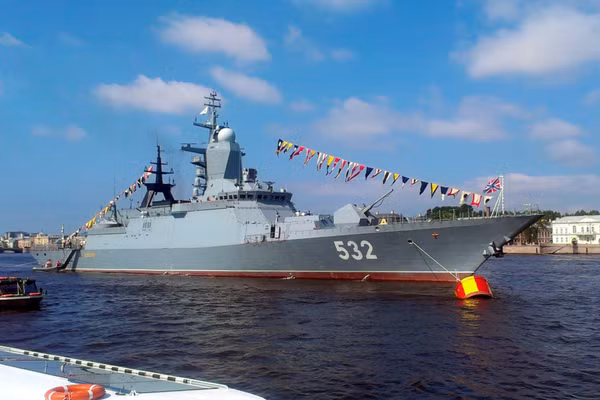Tàu tên lửa tàng hình Boykiy của Nga hỏng nặng sau khi trúng UAV cảm tử Ukraine