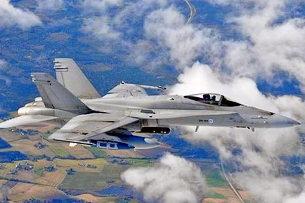 Phần Lan viện trợ Ukraine tên lửa tầm bắn 370km cùng tiêm kích F/A-18?