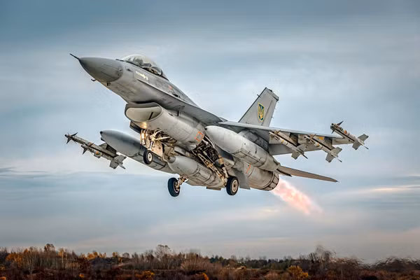 Tướng Mỹ xác nhận F-16 Ukraine lần đầu bắn hạ Su-35 Nga trong không chiến