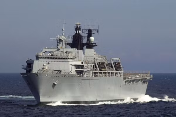 Anh xác nhận bán tàu tấn công đổ bộ HMS Bulwark cho đối tác quốc phòng đặc biệt