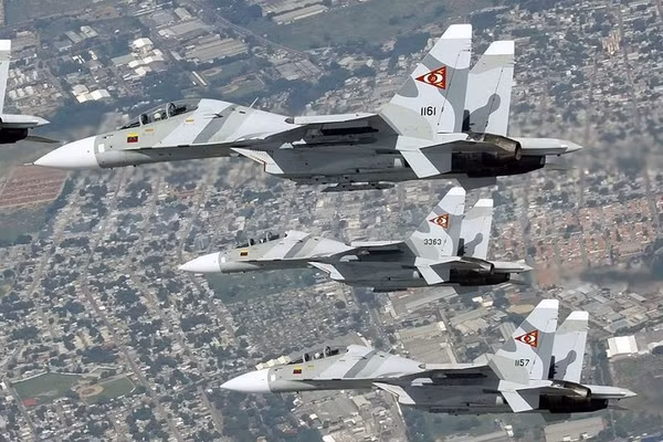 'Cặp bài trùng' S-300VM và Su-30MK2 giúp Venezuela bẻ gãy cuộc tấn công của Mỹ?