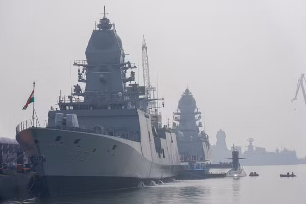 Thêm 1 tàu chiến hoặc tàu ngầm mới sau mỗi 40 ngày