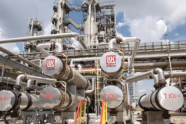 Bulgaria chuẩn bị chiếm giữ nhà máy lọc dầu của Lukoil ở Burgas?
