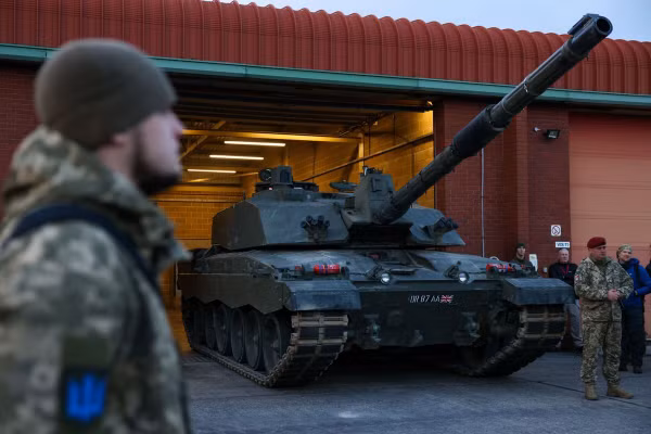 Số lượng xe tăng Challenger 2 bất ngờ tăng vọt