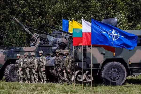 NATO bắt đầu xem xét kế hoạch quân sự chống lại Nga mà không cần dựa vào Mỹ