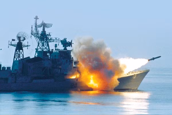 Tên lửa BrahMos khiến các tàu khu trục và hộ vệ đã cũ trở thành 'sát thủ'