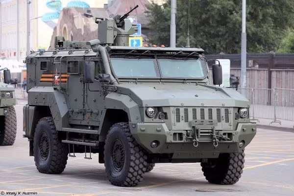 Nga bàn giao xe bọc thép KamAZ-53949 Typhoon-K cho đối tác đặc biệt