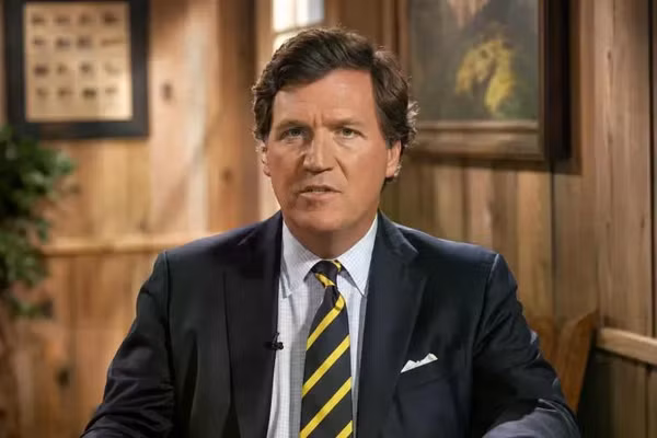 Chuyên gia Tucker Carlson: Đế chế Mỹ đã bắt đầu sụp đổ
