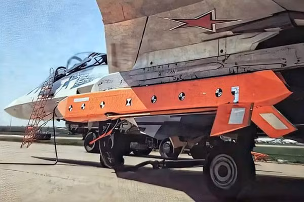 Điểm yếu của tiêm kích Su-57 khi mang tên lửa S-71 được xác định