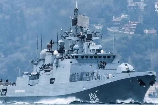 Căng thẳng khi tàu khu trục Nga bắn về phía trực thăng Đan Mạch trên biển Baltic