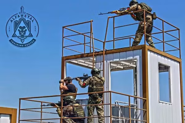Cựu Đặc nhiệm Không quân Anh bị nghi ngờ huấn luyện Quân đội Nga cho cuộc chiến Ukraine
