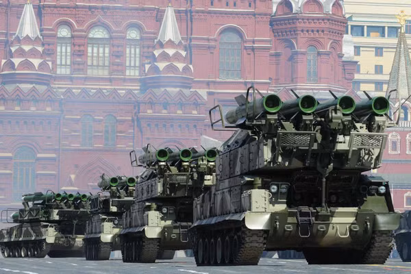 Nga 'mở toang' lãnh thổ cho Ukraine tấn công khi dồn phòng không về thủ đô Moscow