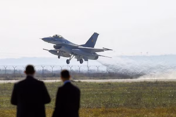 Tiêm kích F-16V tối tân nhất mất kiểm soát sau khi cập nhật phần mềm