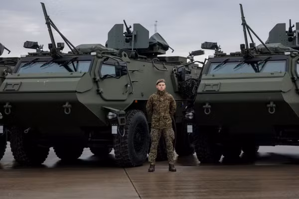 Lithuania rào kín biên giới Nga bằng gần 1.000 xe bọc thép chở quân từ Patria