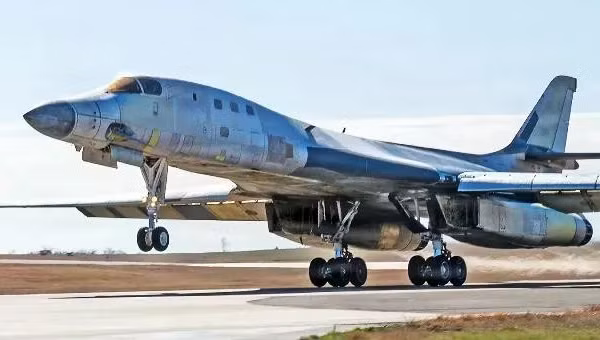Không quân Mỹ đã đưa máy bay ném bom B-1B Apocalypse II trở lại từ 'nghĩa địa'