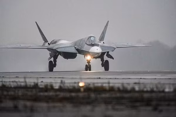 Máy bay Su-57 và PAK DA của Nga đang trên bờ vực tuyệt chủng