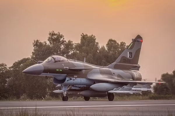 Đơn vị không quân Pakistan tới Saudi Arabia, sẵn sàng tham chiến