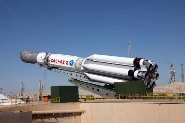 Tên lửa Proton-M dùng để phóng một trong các module ROS đã được chế tạo xong