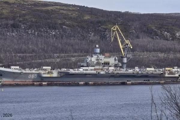 Tàu sân bay Đô đốc Kuznetsov lại được phát hiện tại xưởng số 35 ở Murmansk Nga
