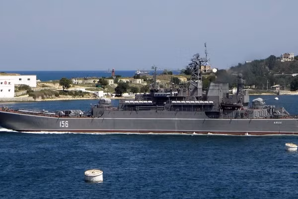 Đặc nhiệm SBU của Ukraine đánh hỏng nặng tàu Yamal và Azov thuộc Hạm đội Biển Đen tại Crimea