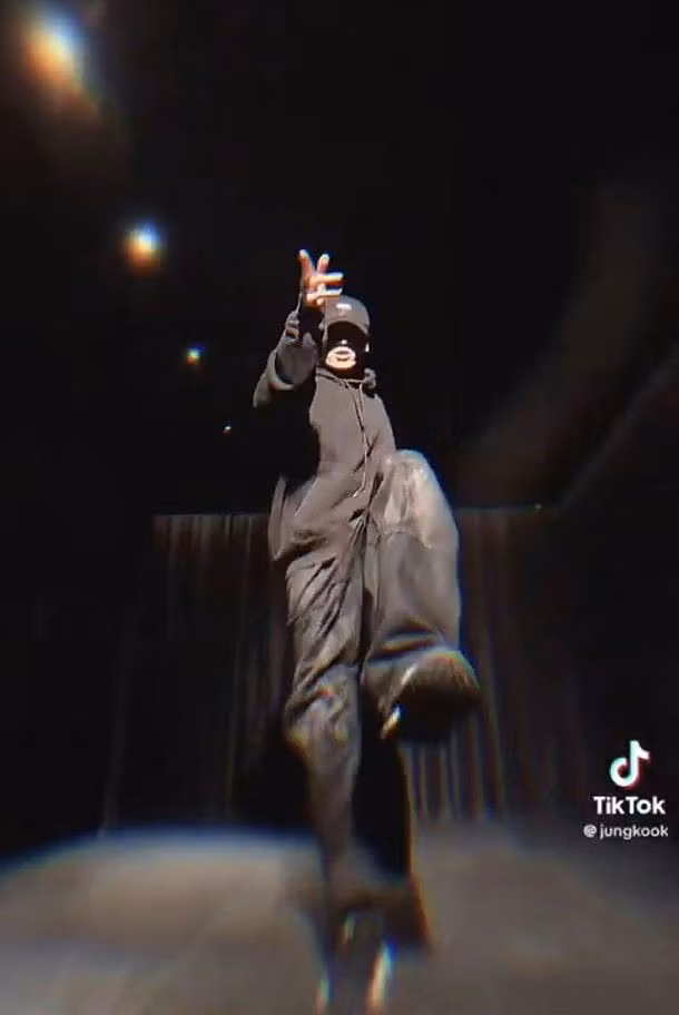 jungkook-1.jpg