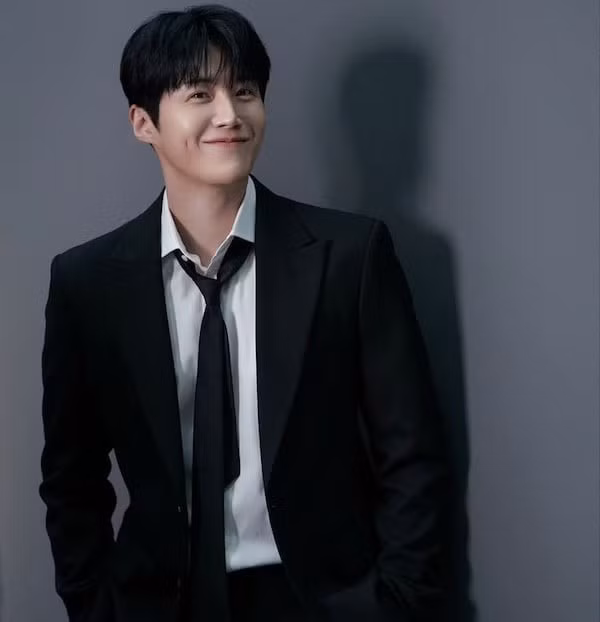 hyun-bin-2.jpg