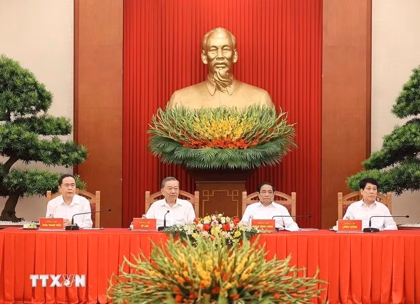 Bộ Chính trị 06.jpg