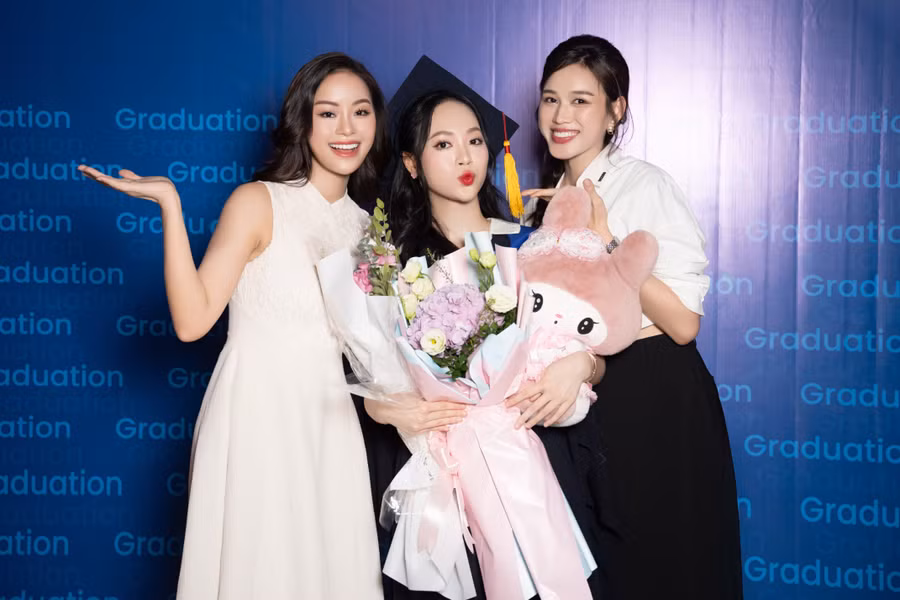 TRỊNH THÙY LINH - LỄ TỐT NGHIỆP (13).jpg
