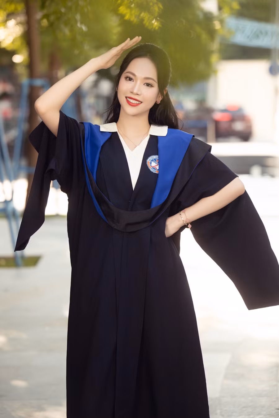 TRỊNH THÙY LINH - LỄ TỐT NGHIỆP (5).jpg