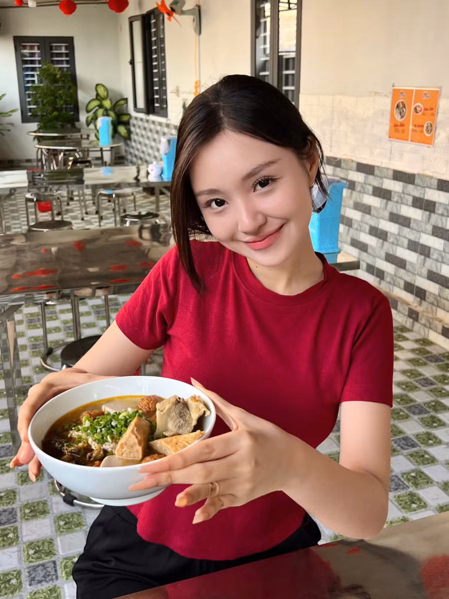 khanh-nhu.jpg