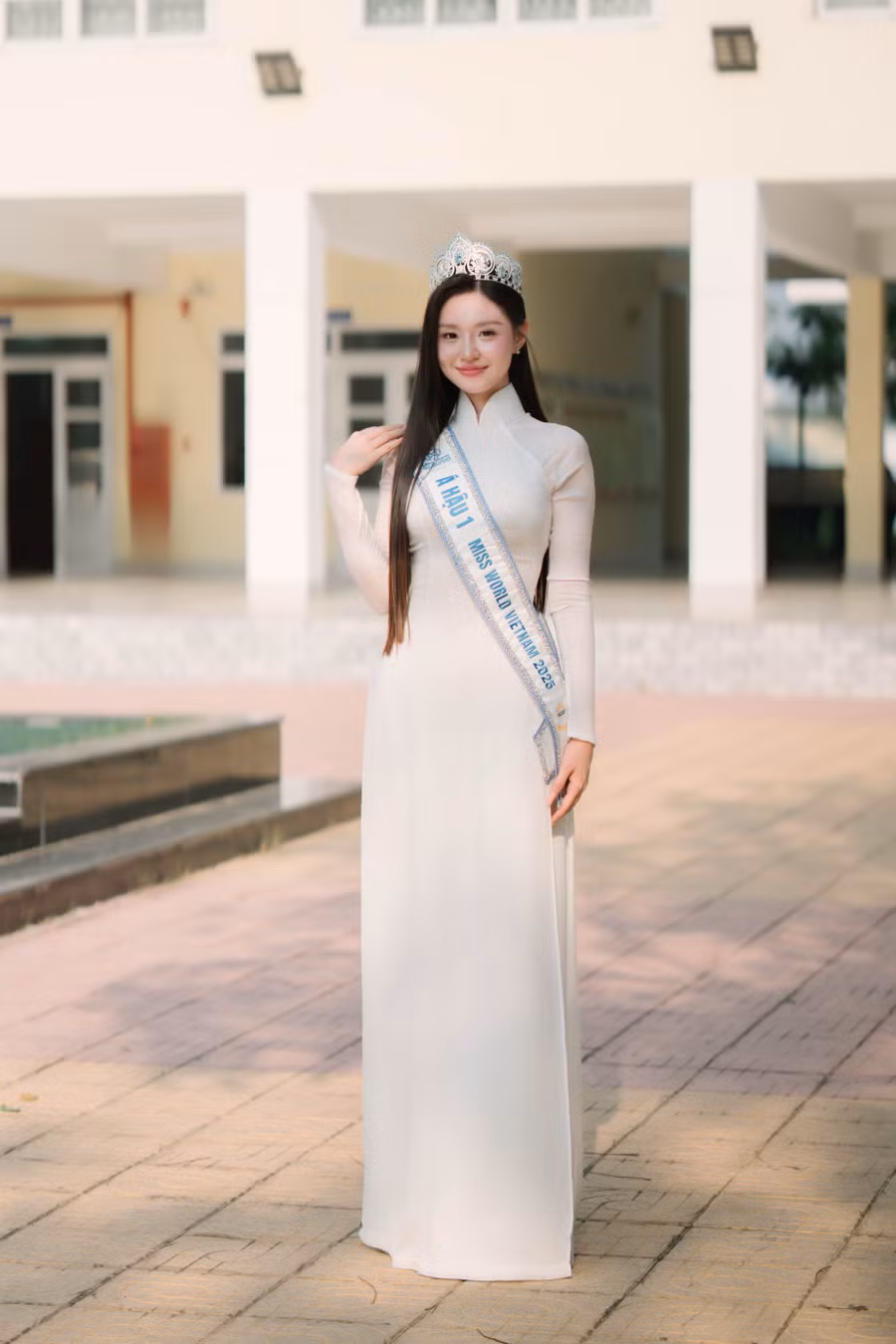 khanh-nhu-1.jpg