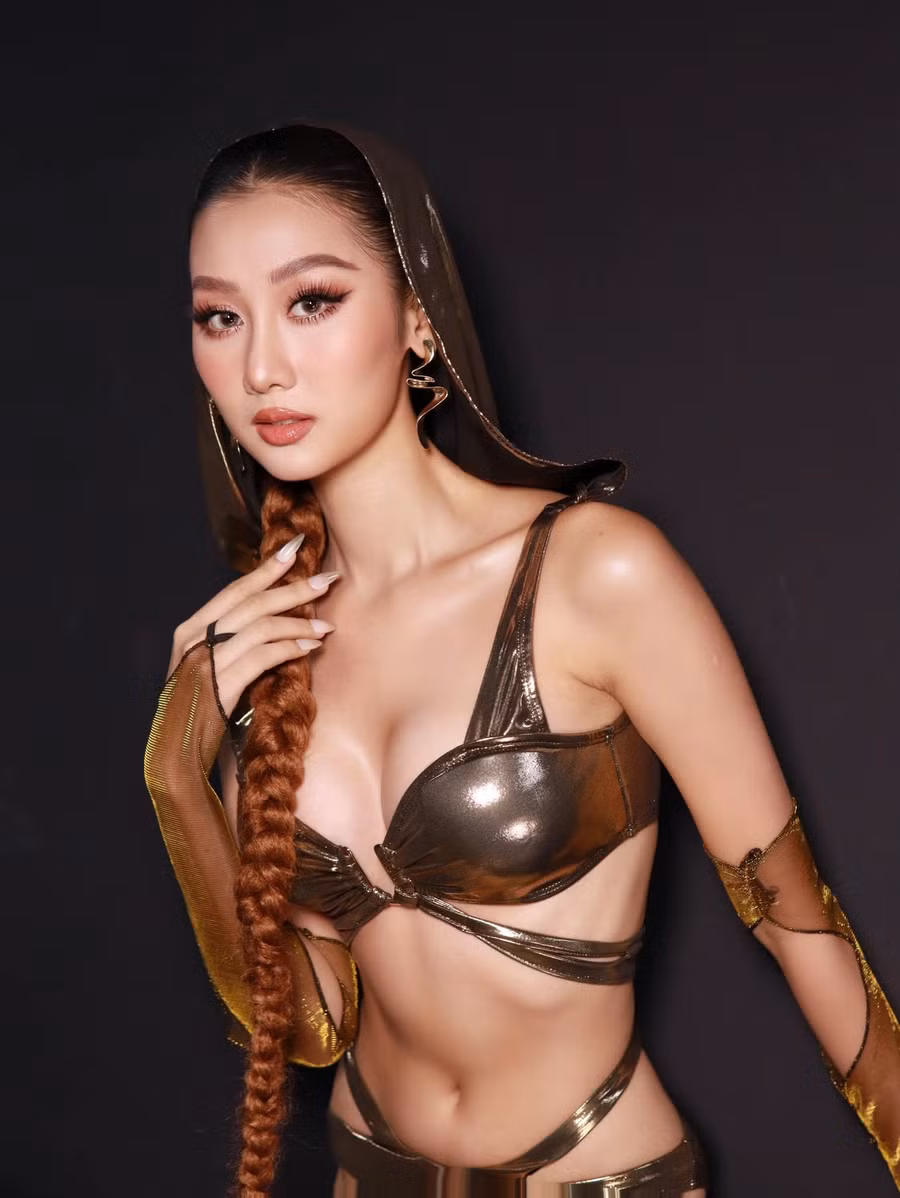 hh-que-anh-bikini2-4079-7597.jpeg