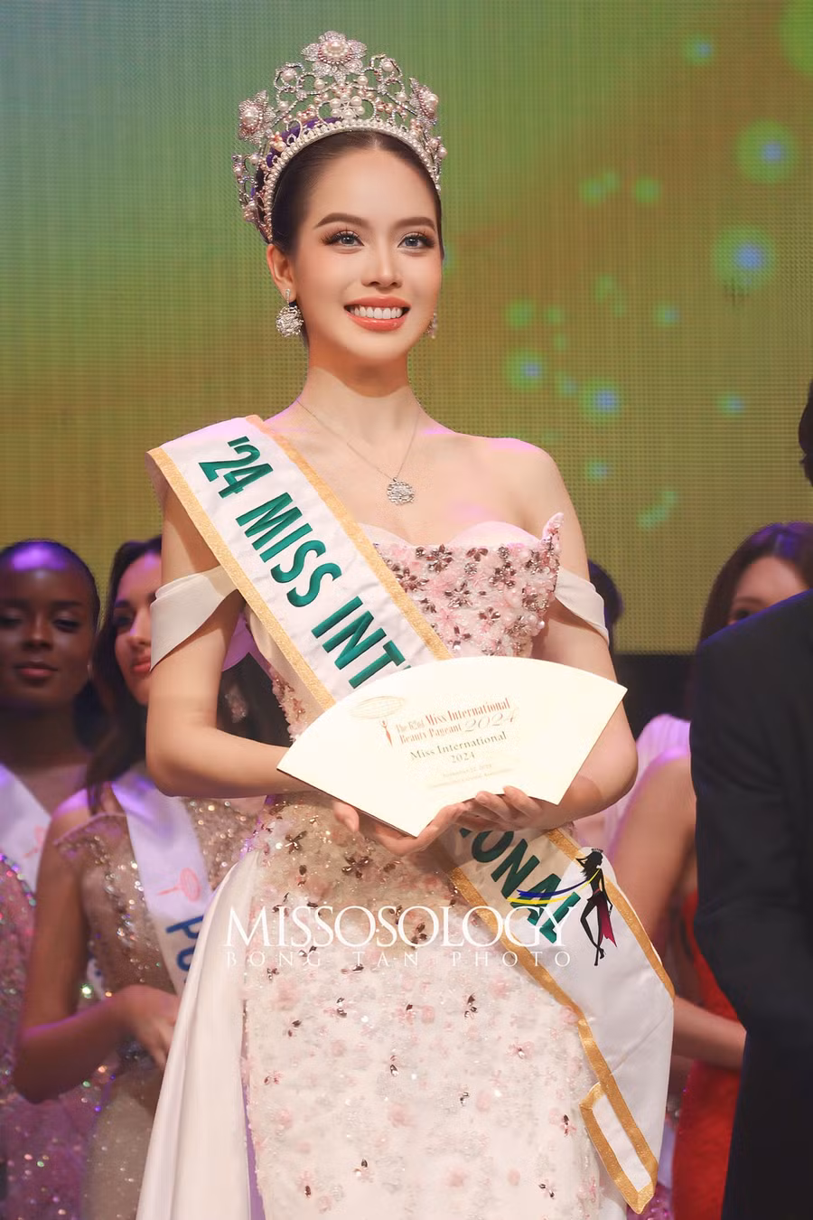 hoa-hau-thanh-thuy-3.jpg