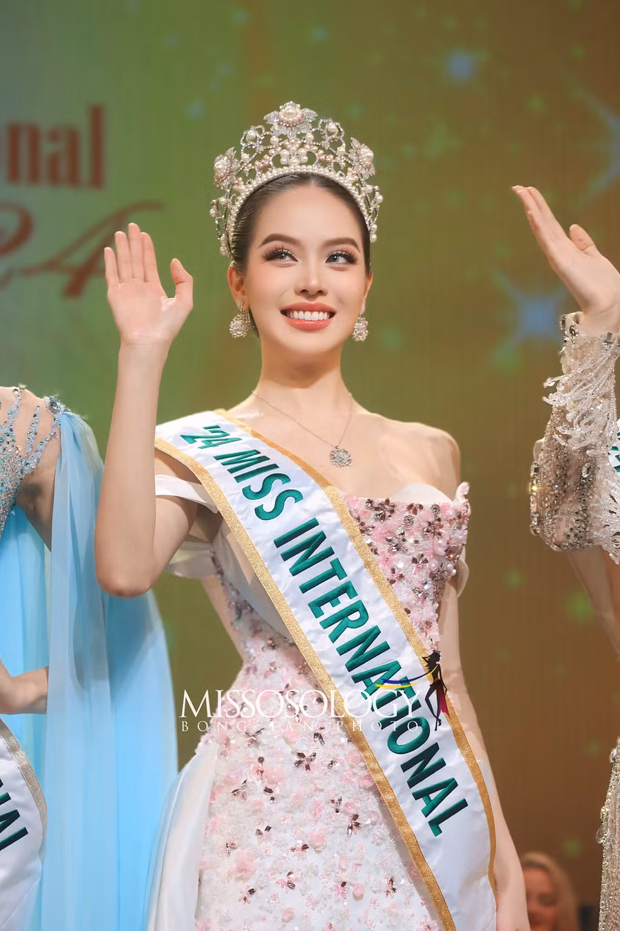 hoa-hau-thanh-thuy-5.jpg