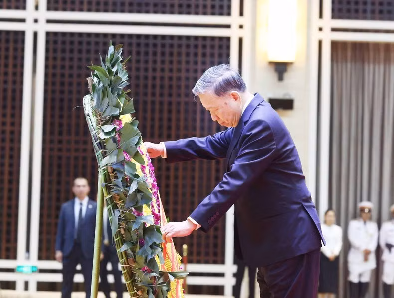 eb5b49d1-77ab-4524-bf9d-824436d3865b.jpg