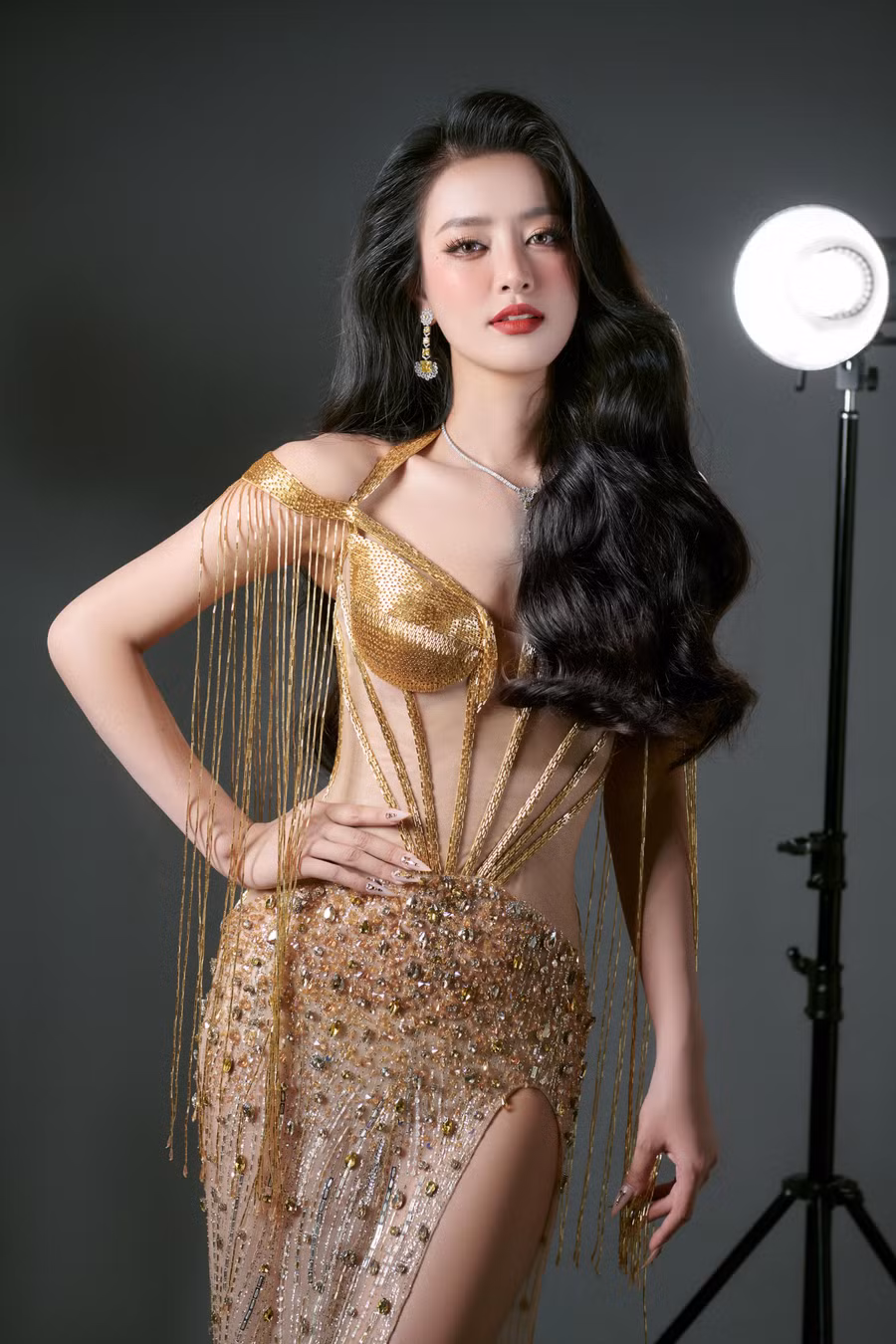 Á HẬU BÙI KHÁNH LINH (2).jpg