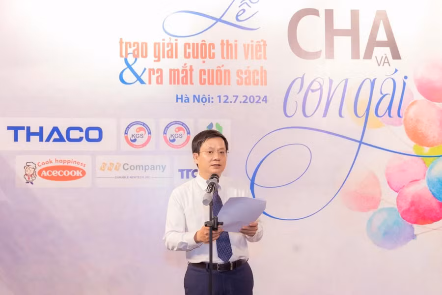 trao giải 01.jpg