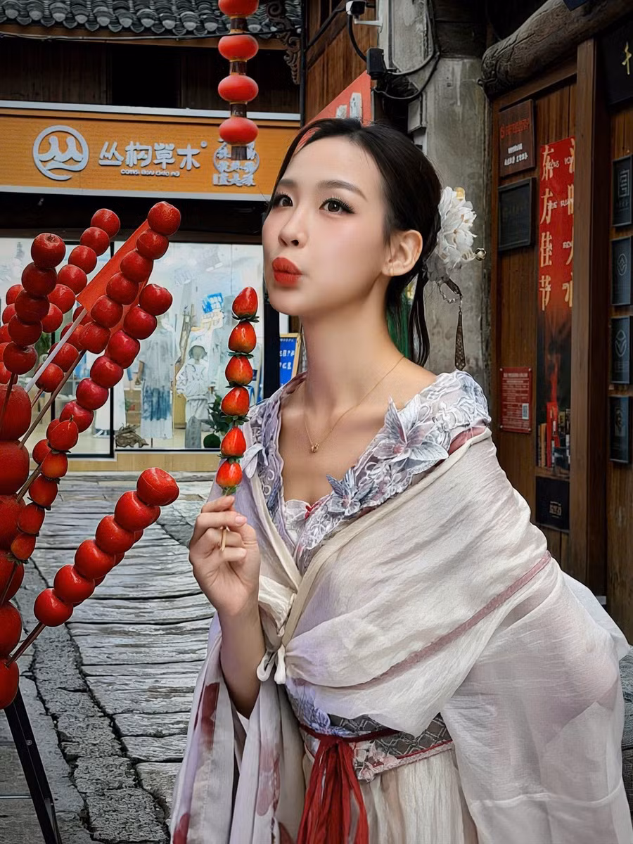 hh-bao-ngoc-3.jpg