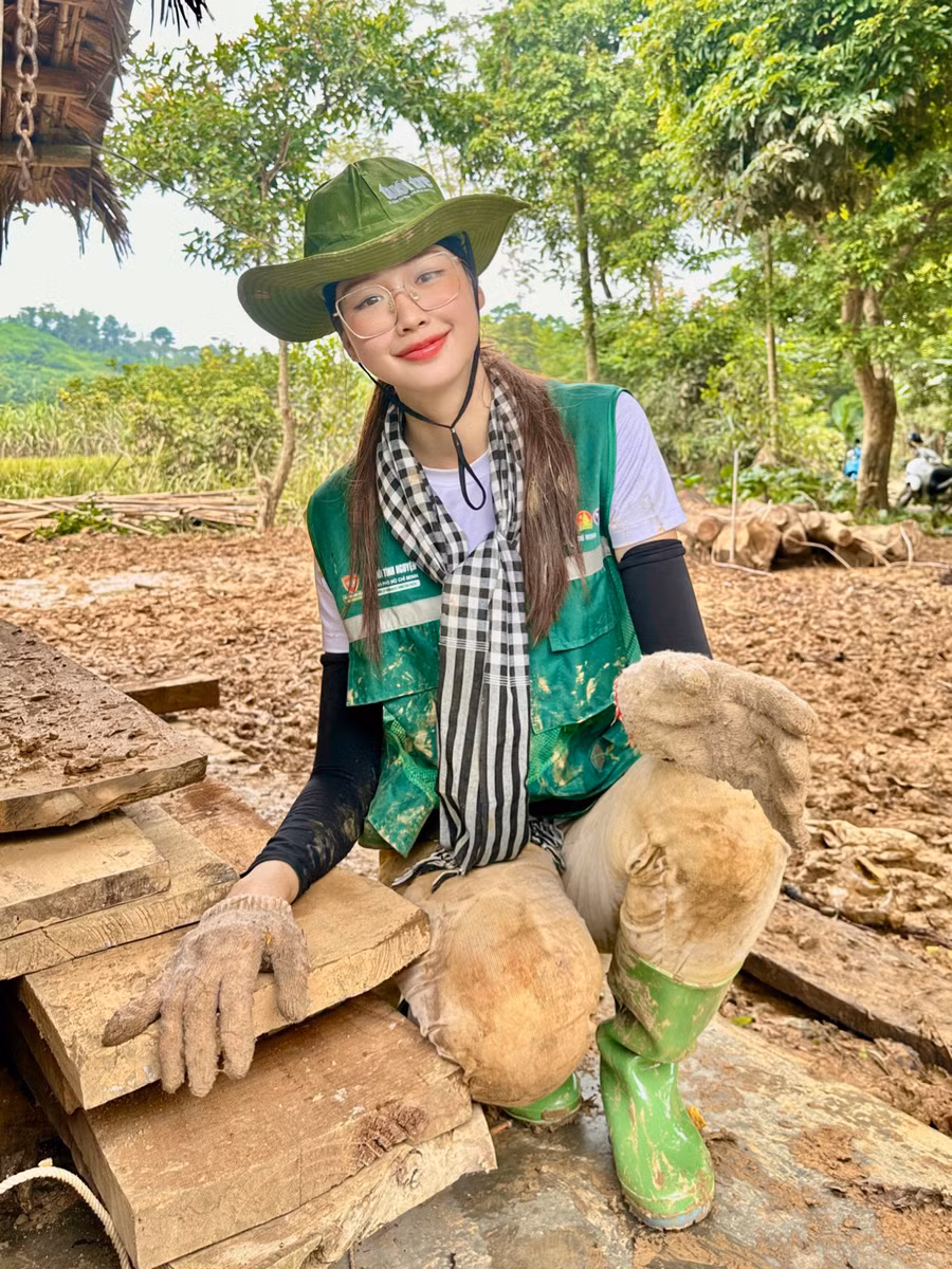 Hoa Hậu Bảo Ngọc 18.JPG