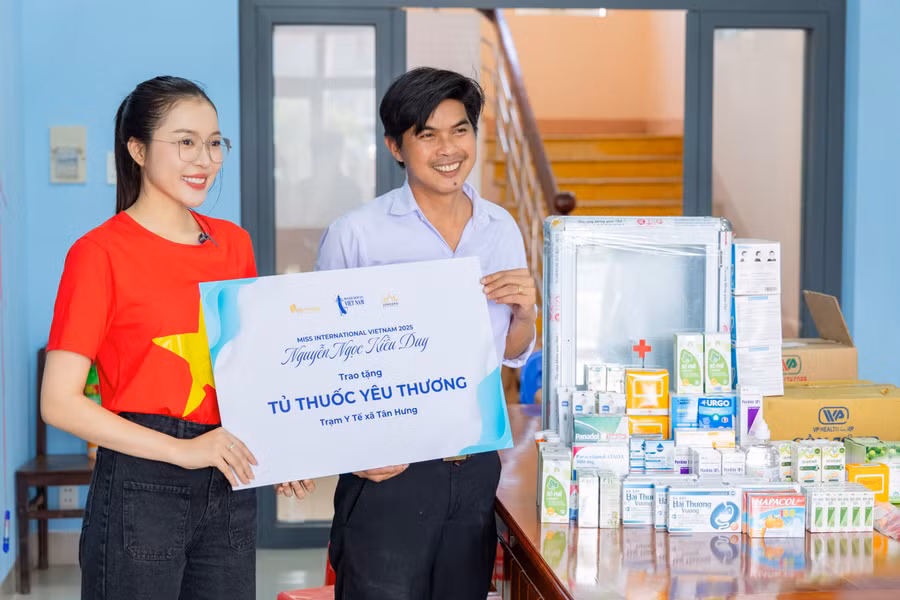 kieu-duy-trao-tu-thuoc-o-xa-tan-hung-3.jpg