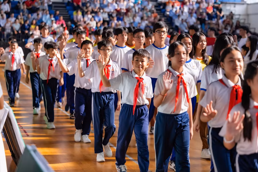 cac-em-hoc-sinh-dai-dien-cac-cum-chuyen-mon-tham-gia-le-khai-mac-hoi-thi-the-duc-the-thao-hoc-sinh-thanh-pho-ho-chi-minh.jpg