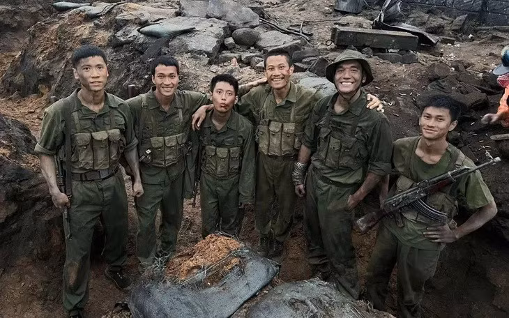 "Mưa Đỏ" khép lại hành trình chiếu rạp với doanh thu kỷ lục trên 710 tỉ đồng.